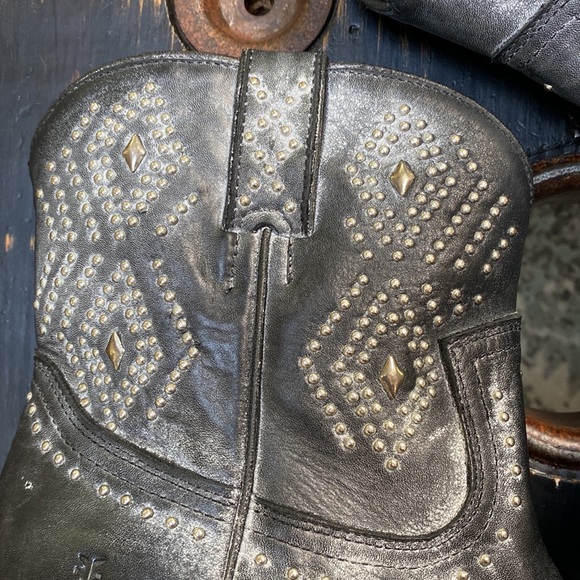 Frye Billy Stud Short Black Leather Boots Size 9 - Picture 6 of 17